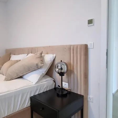 Mukalba 4 Star Deluxe Медулин