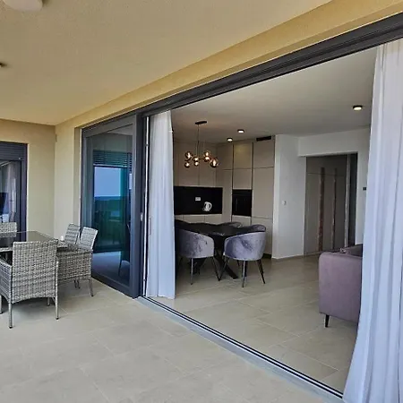 Апартаменты Mukalba 4 Star Deluxe