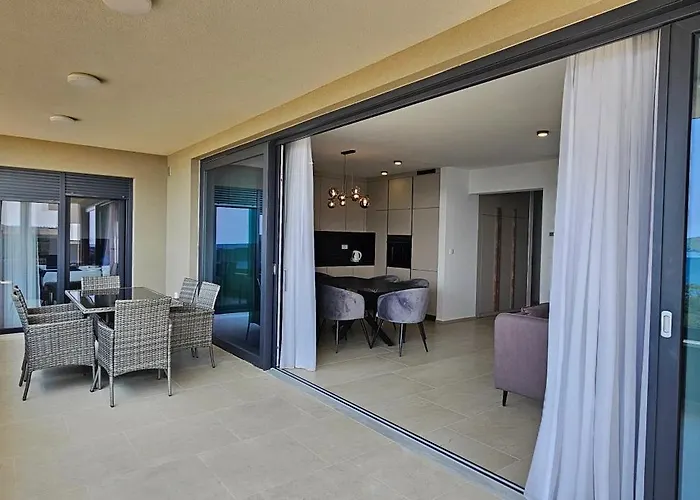 Апартаменты Mukalba 4 Star Deluxe