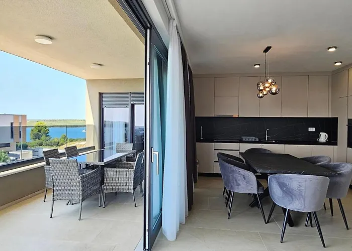 Mukalba 4 Star Deluxe *