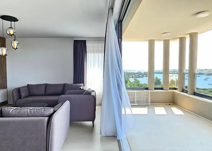 Mukalba 4 Star Deluxe Апартаменты Медулин